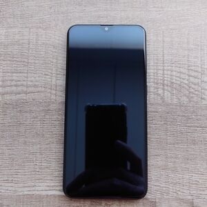 Samsung Galaxy A20 32G Black Fully Unlocked - Like New - SAFE MODE ISSUE READ !!
